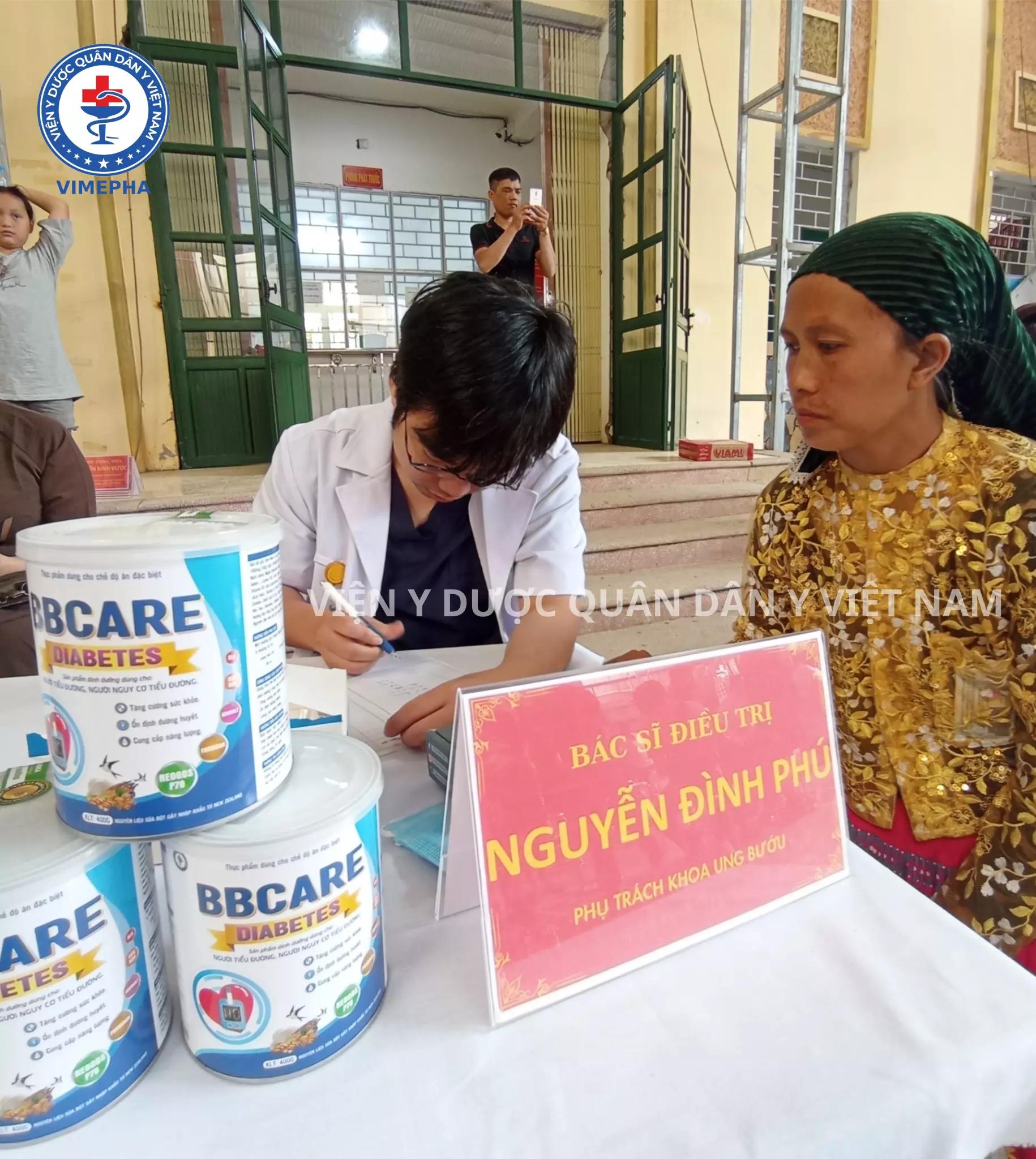 Hoạt động khám chữa bệnh và tặng sữa tiểu đường BBCare